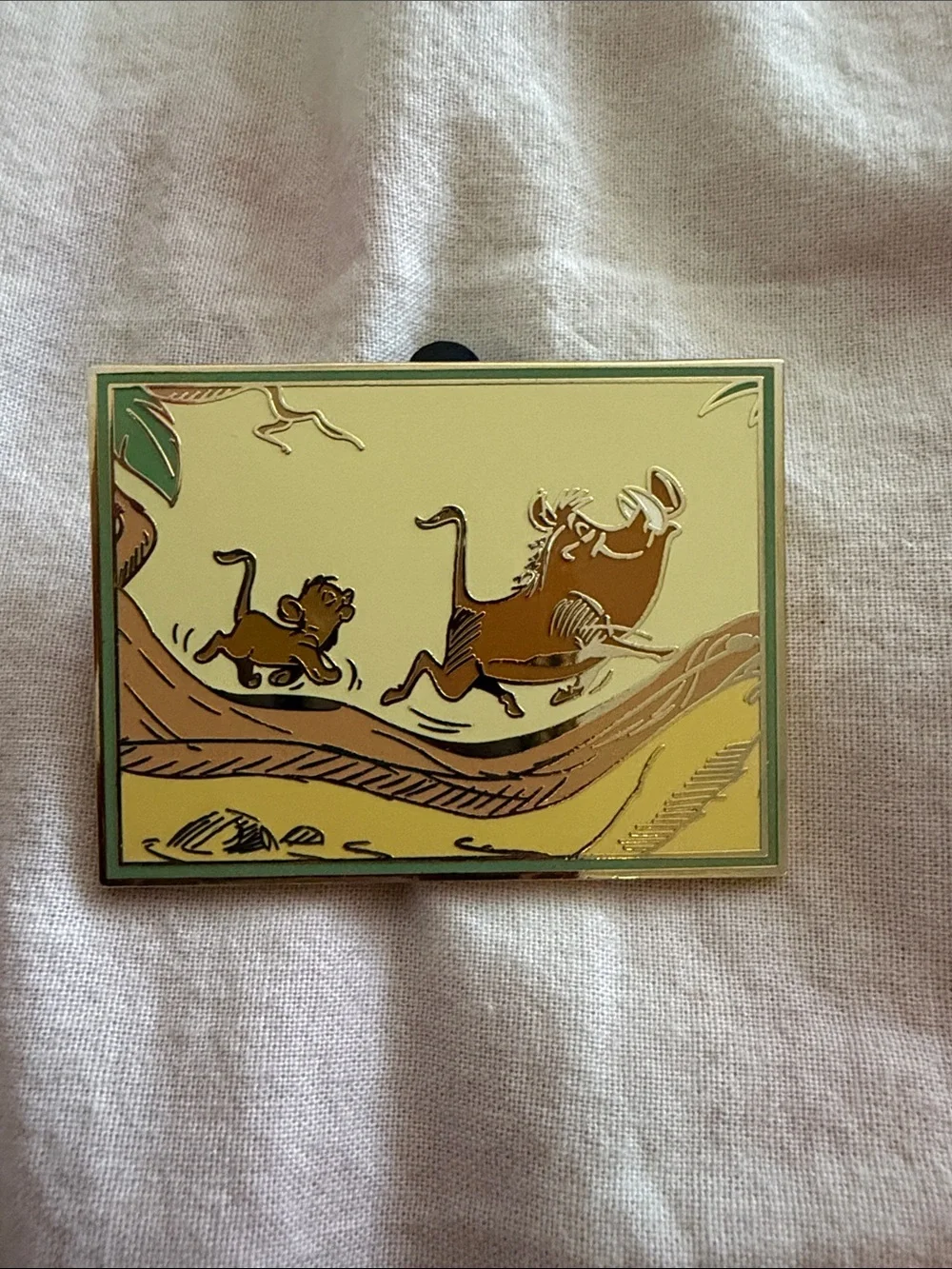 LIMITED EDITION!! Disney Yellow Simba & Pumbaa Metal Wall Art Pin!!